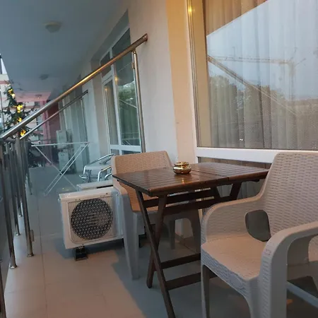 Cozy Apartment By Julie Sunny Beach Exterior photo
