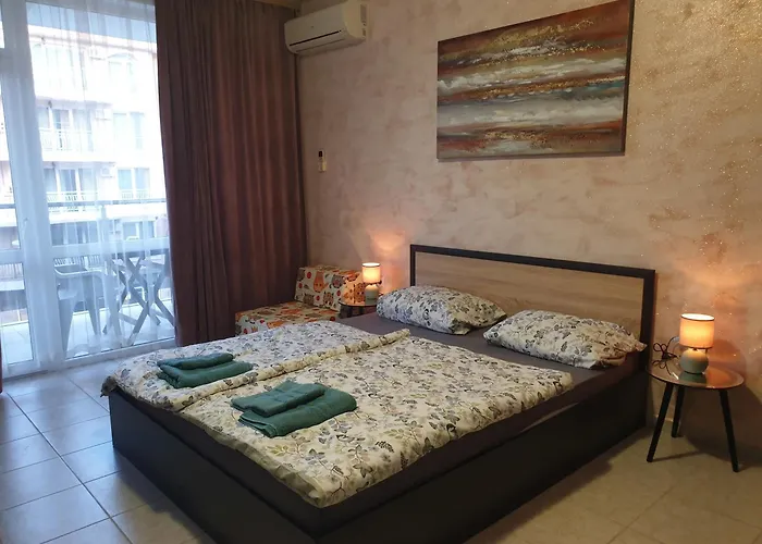 Cozy Apartment By Julie
